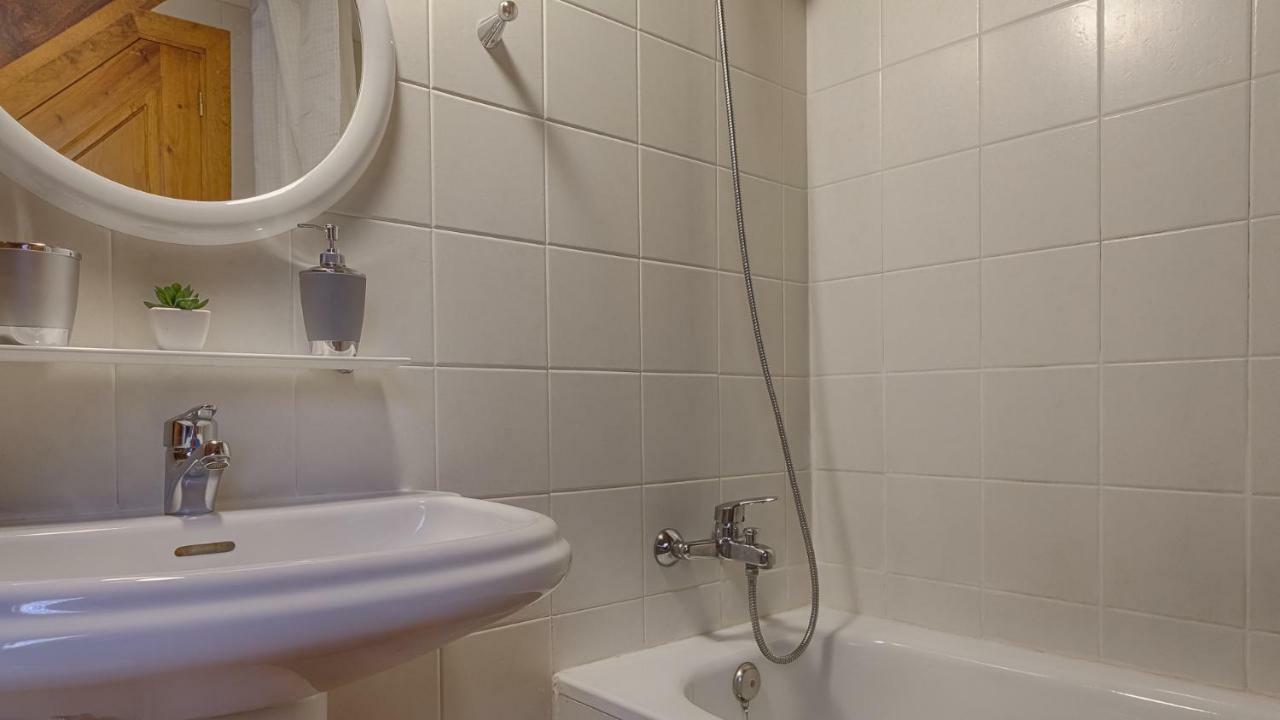 דירות לס Saplan Real Estate Montlude מראה חיצוני תמונה